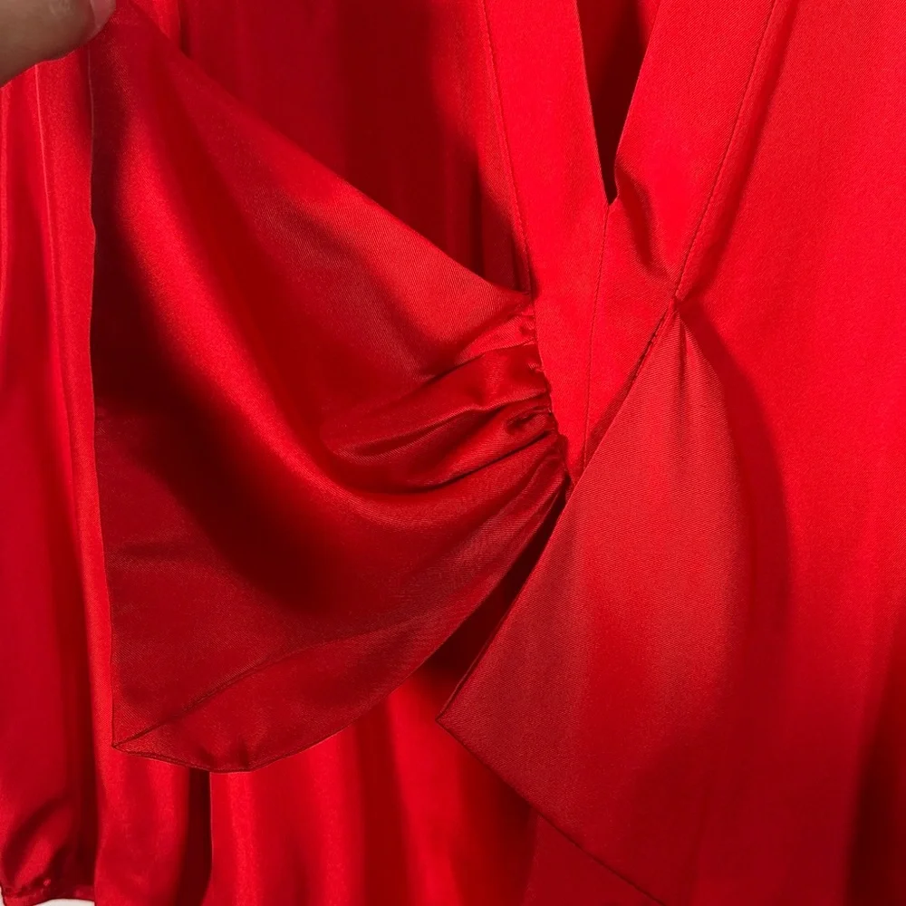 Cynthia Rowley Red 100% Silk Blouse L Elegant V-Neck Tie Front Statement Top